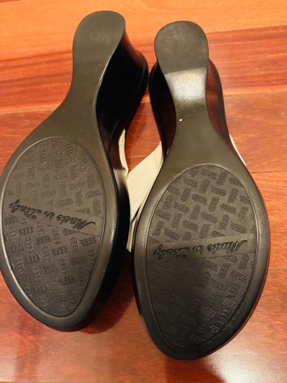 Sandals - Picture 3 of 3